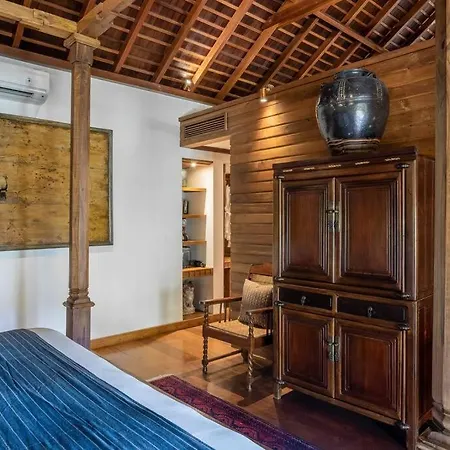 Villa Oost Indies: Balinese Beachside Luxury with Full Staff