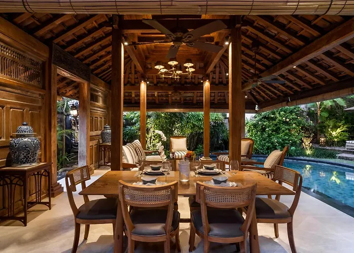Oost Indies - Luxury Heritage Joglo, Prime Seminyak, Fully Staffed ヴィラ