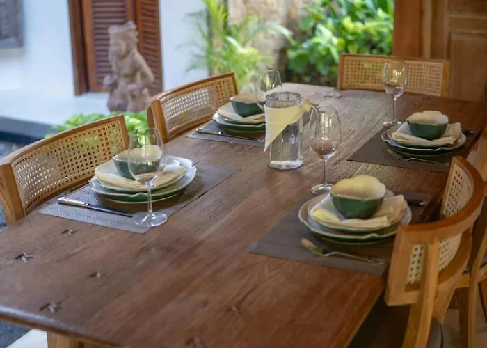 ヴィラ Oost Indies - Luxury Heritage Joglo, Prime Seminyak, Fully Staffed