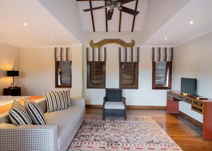 ヴィラ Oost Indies - Luxury Heritage Joglo, Prime Seminyak, Fully Staffed
