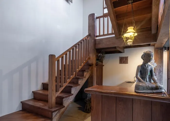 ヴィラ Oost Indies - Luxury Heritage Joglo, Prime Seminyak, Fully Staffed