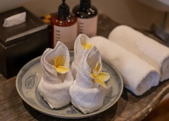 Oost Indies - Luxury Heritage Joglo, Prime Seminyak, Fully Staffed スミニャック