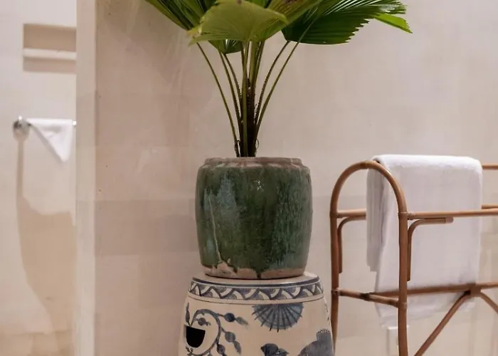 Oost Indies - Luxury Heritage Joglo, Prime Seminyak, Fully Staffed * スミニャック