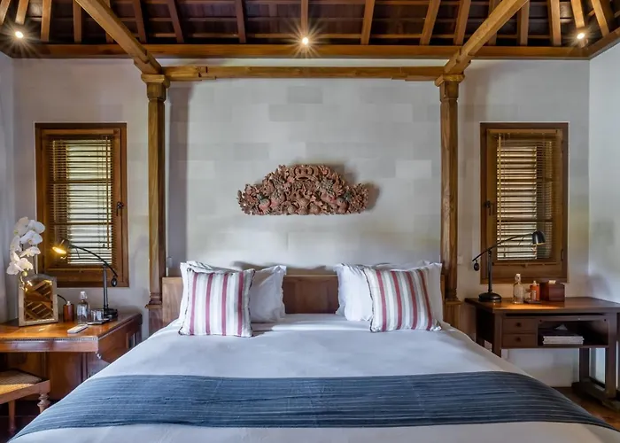 Oost Indies - Luxury Heritage Joglo, Prime Seminyak, Fully Staffed ヴィラ スミニャック