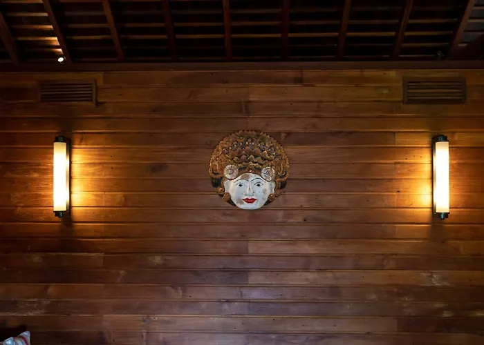 Oost Indies - Luxury Heritage Joglo, Prime Seminyak, Fully Staffed * スミニャック