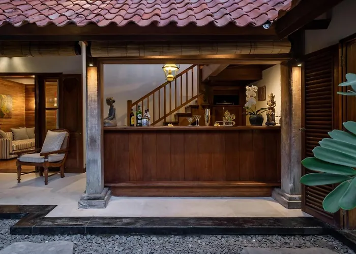 Oost Indies - Luxury Heritage Joglo, Prime Seminyak, Fully Staffed ヴィラ *