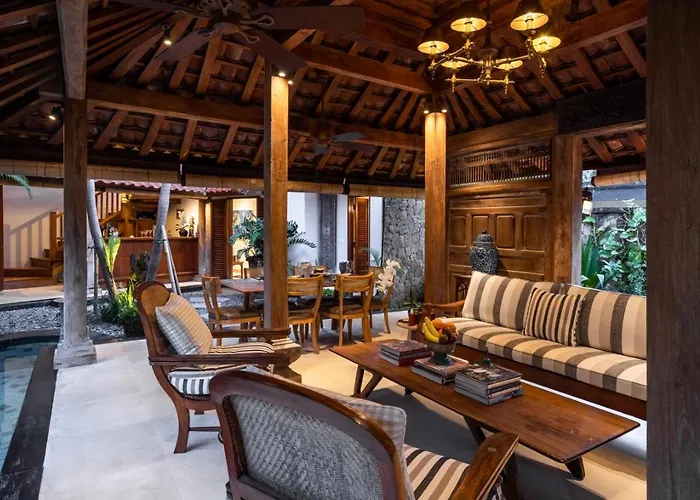 Oost Indies - Luxury Heritage Joglo, Prime Seminyak, Fully Staffed ヴィラ