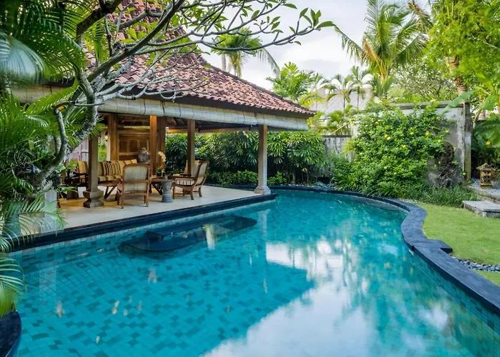 ヴィラ Oost Indies - Luxury Heritage Joglo, Prime Seminyak, Fully Staffed スミニャック