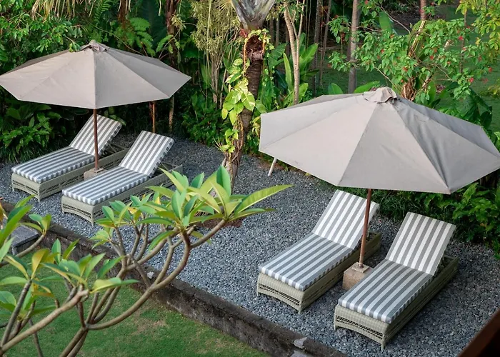 Oost Indies - Luxury Heritage Joglo, Prime Seminyak, Fully Staffed スミニャック